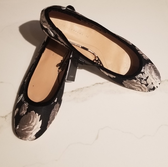 Zara floral kitten heel shoes. - Picture 6 of 6